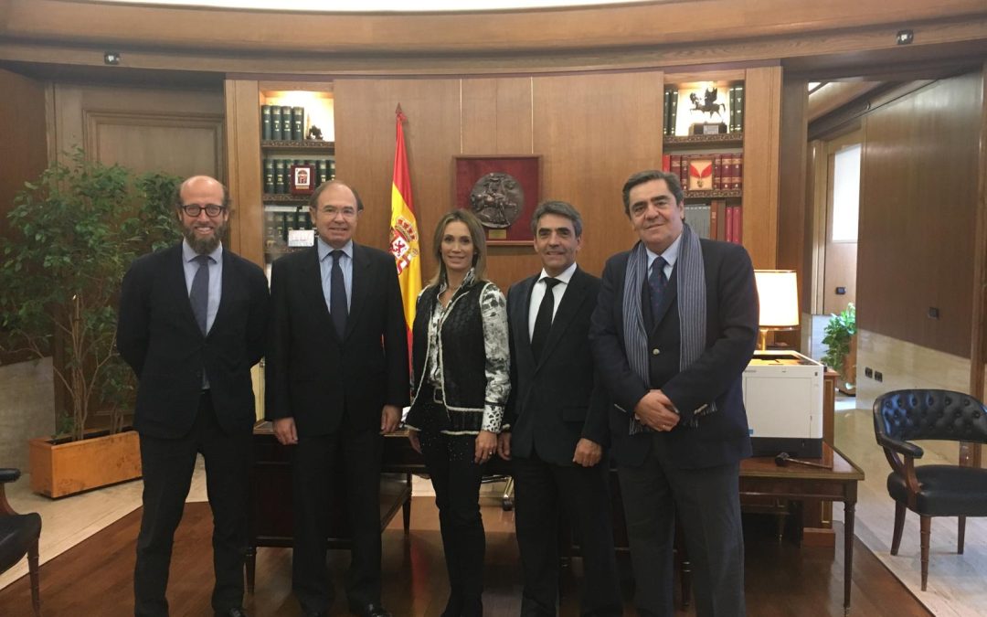 Pío García Escudero, presidente del Senado, recibe a la Fundación Toro de Lidia