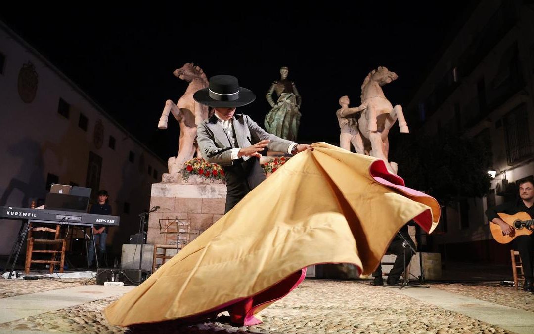 Homenaje poético a Manolete en la plaza Conde de Priego